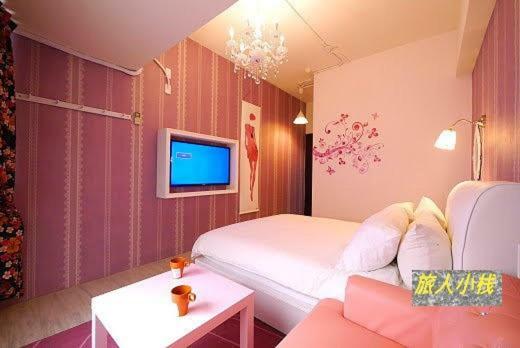 Traveler Station R15 Apartment Kaohsiung Bagian luar foto