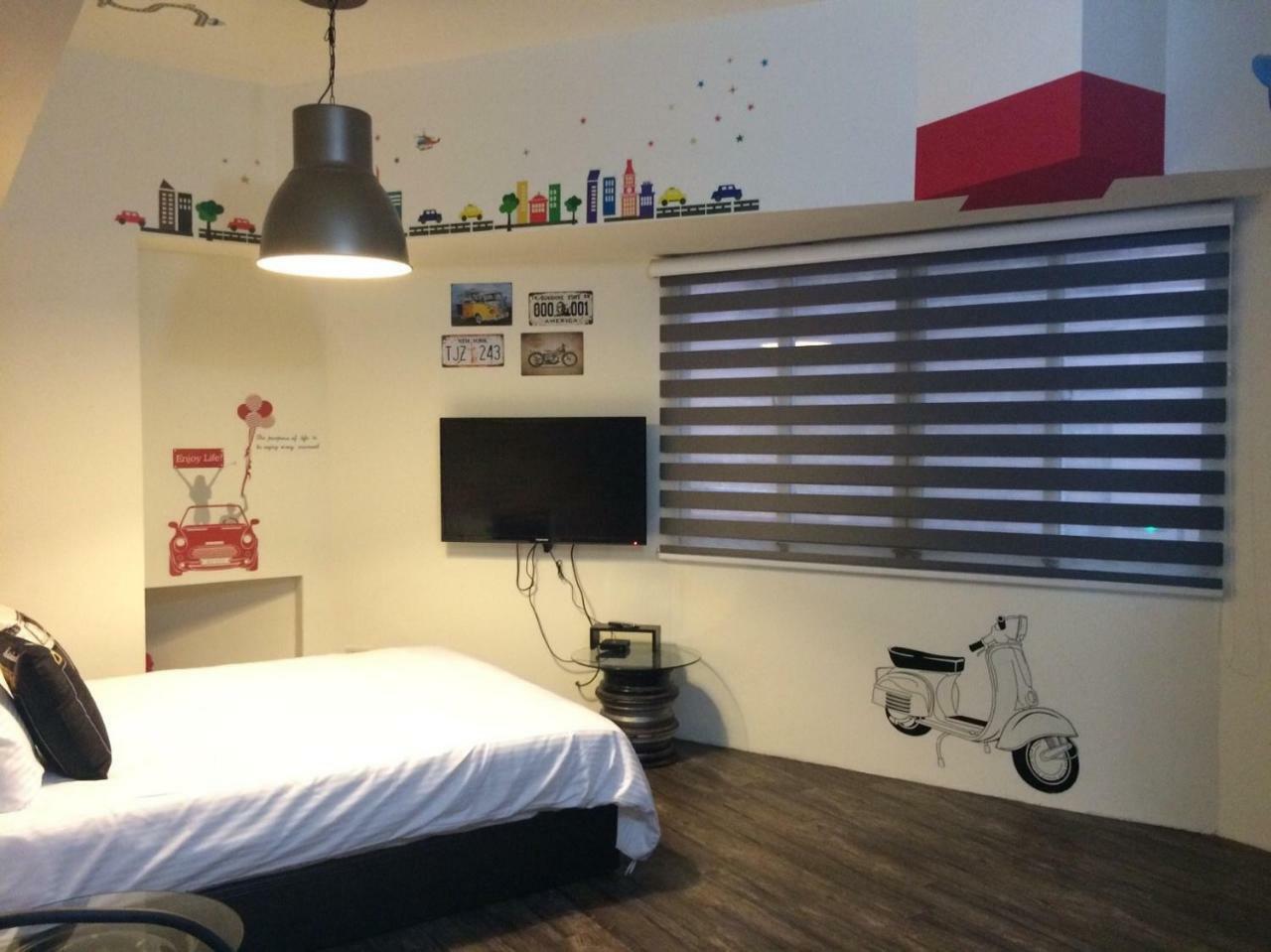 Traveler Station R15 Apartment Kaohsiung Bagian luar foto