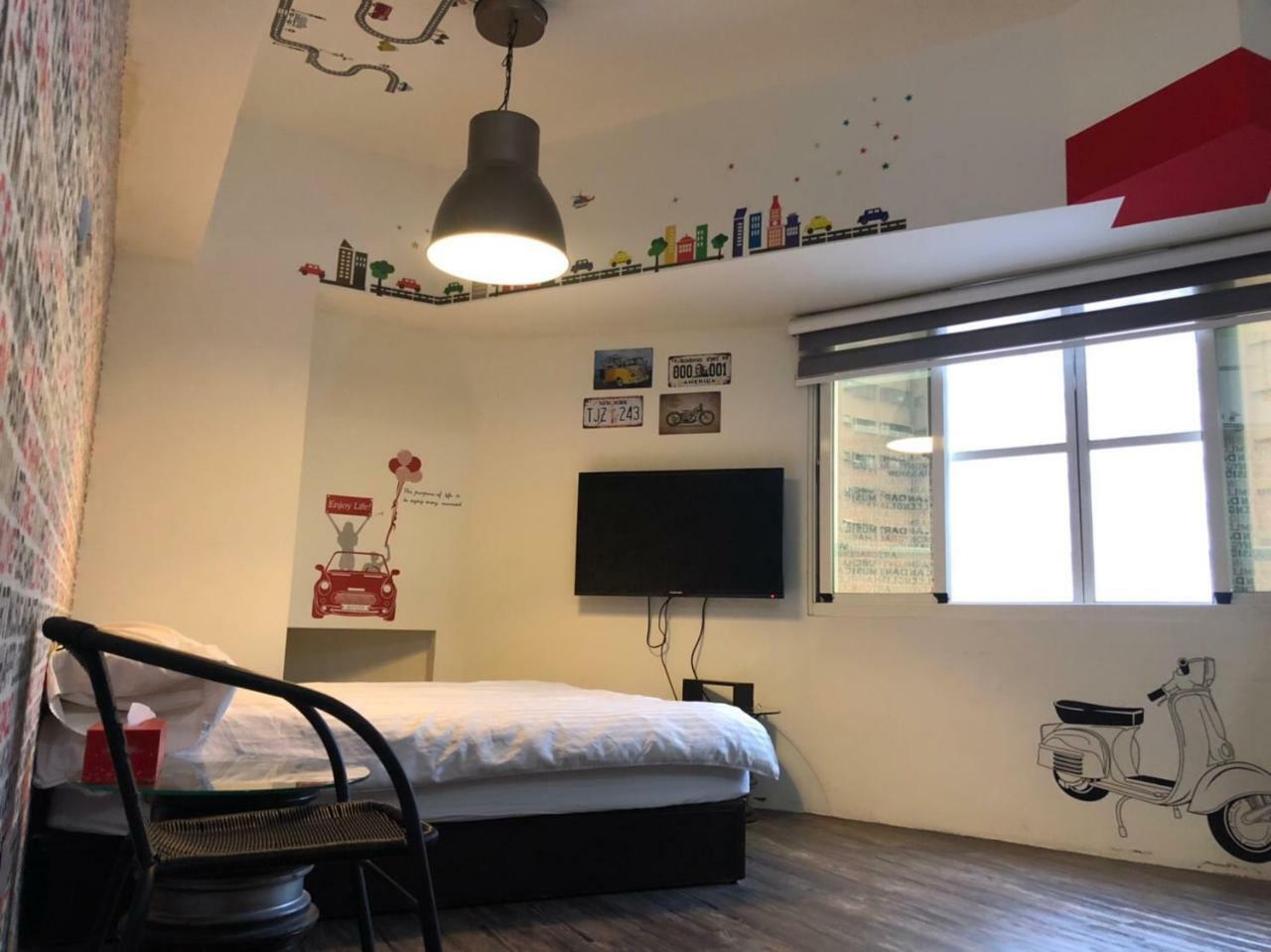 Traveler Station R15 Apartment Kaohsiung Bagian luar foto