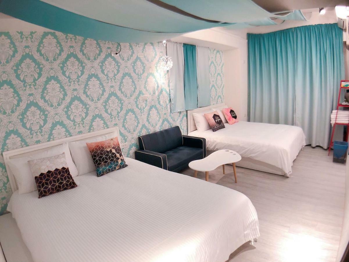 Traveler Station R15 Apartment Kaohsiung Bagian luar foto