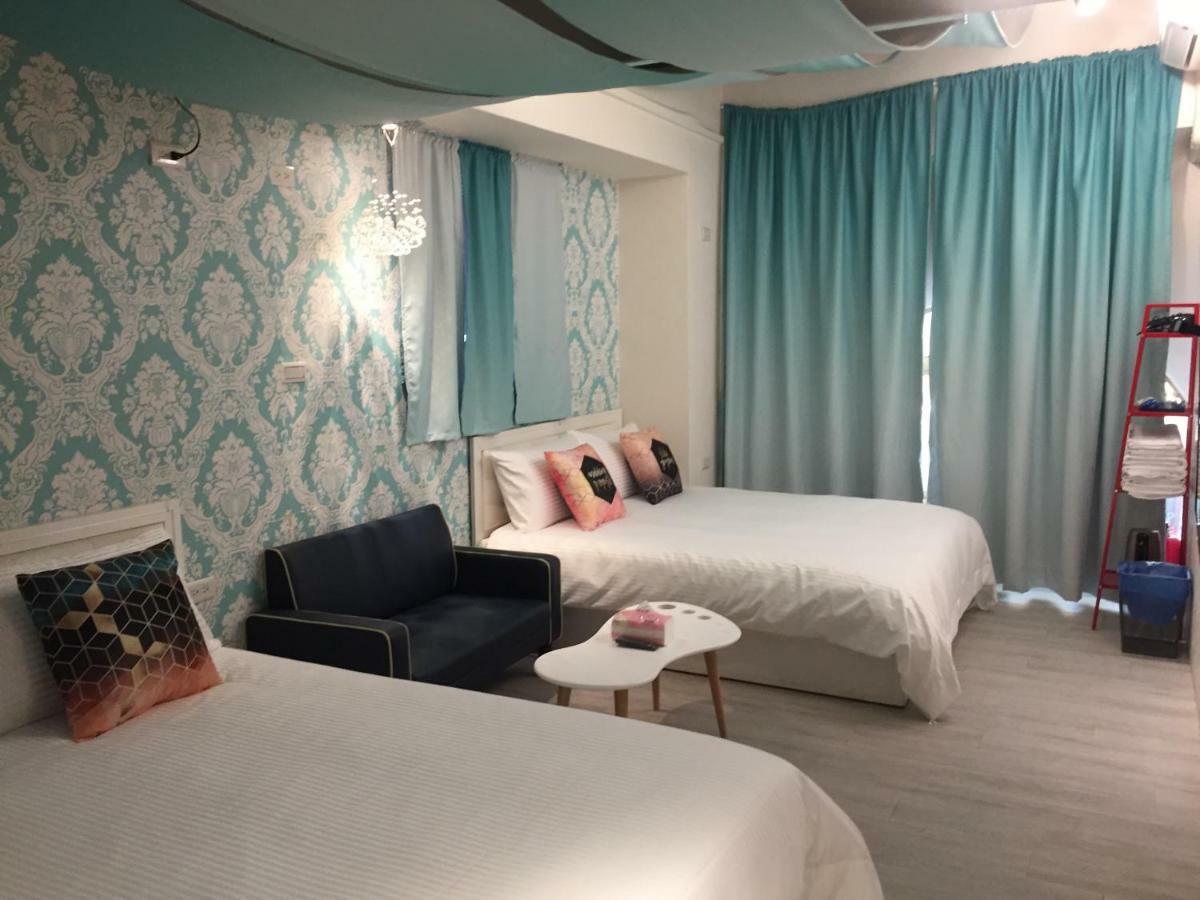 Traveler Station R15 Apartment Kaohsiung Bagian luar foto