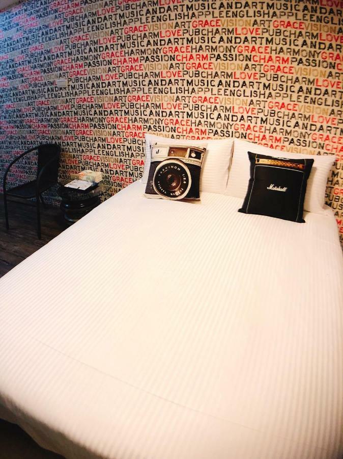 Traveler Station R15 Apartment Kaohsiung Bagian luar foto