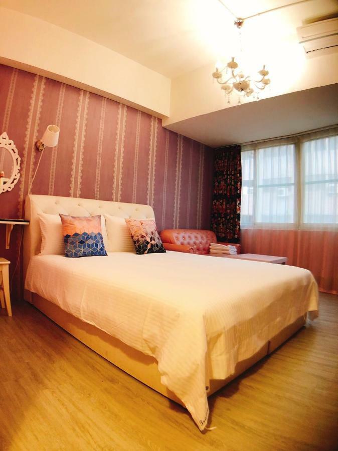 Traveler Station R15 Apartment Kaohsiung Bagian luar foto
